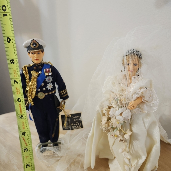 Elegant Wedding Doll Set (No Box) - Picture 5 of 7